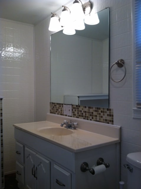 Clean, large bathroom